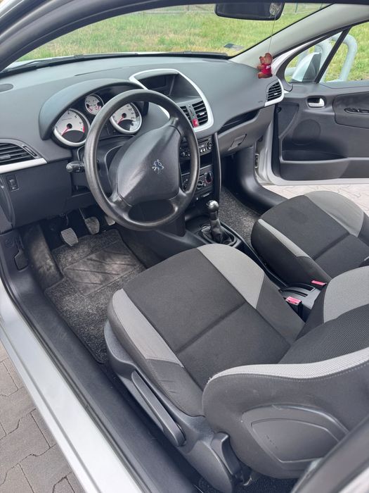 Sprzedam Peugeot 207