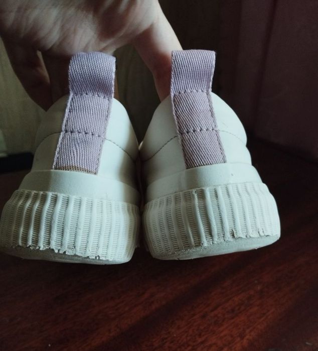 Кеды Zara меняют цвет 34 р.