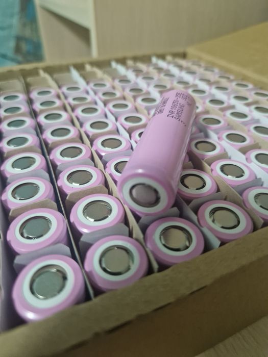 Нові акумулятори Samsung e35 3400mAh