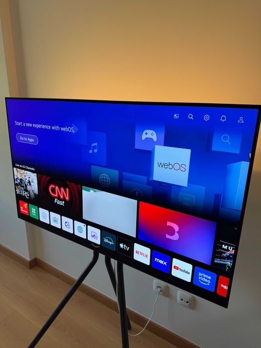 TV OLED 4K de 48 polegadas LG C1 e suporte447102652902942720