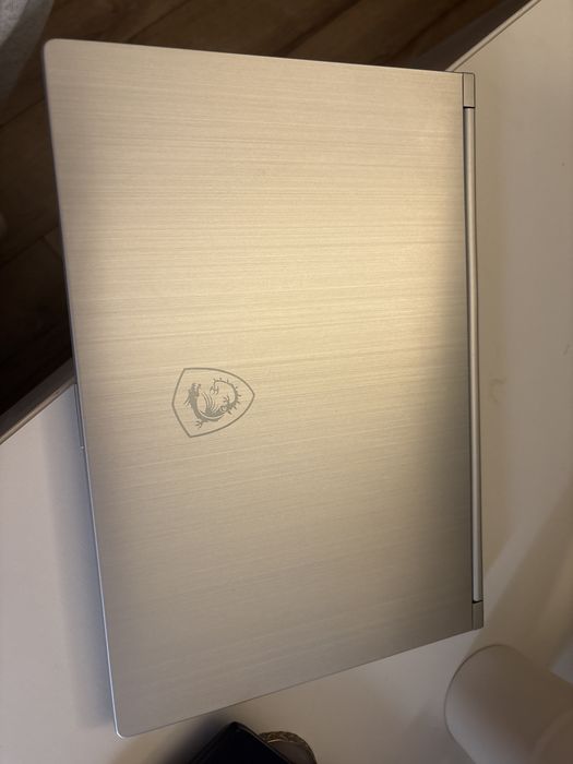 Laptop MSI Modern 14 A10RAS i5 8GB RAM SSD512Gb