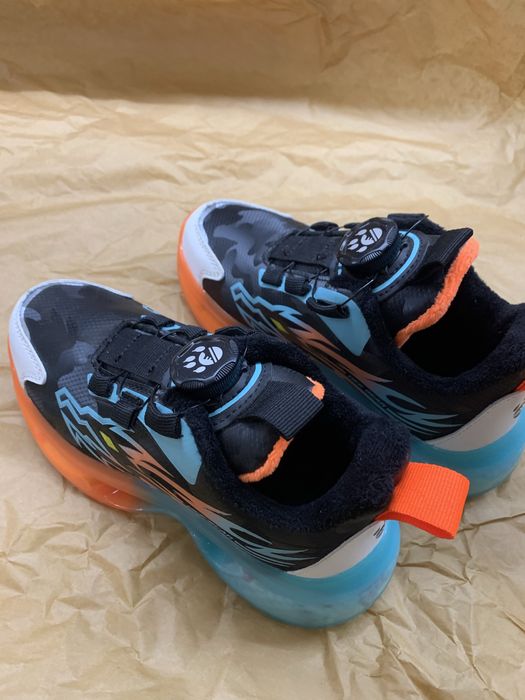 Утеплені кросівки