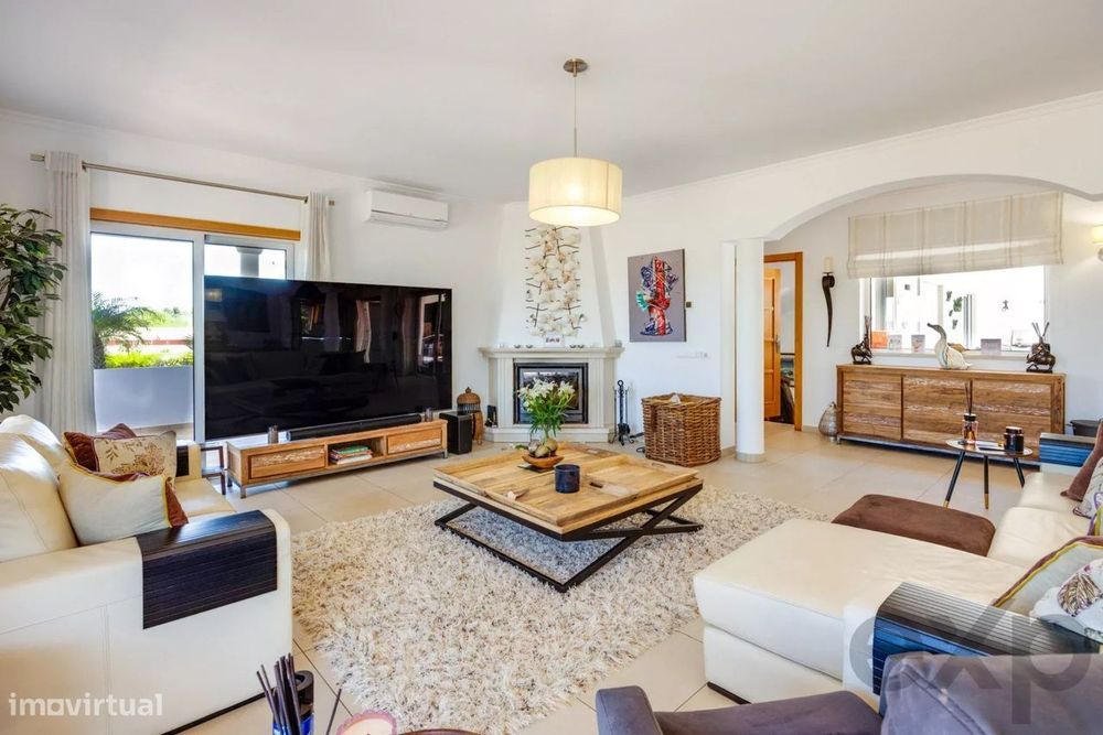 Moradia Familiar T3+1 com Piscina, Entre Lagos e Praia da Luz