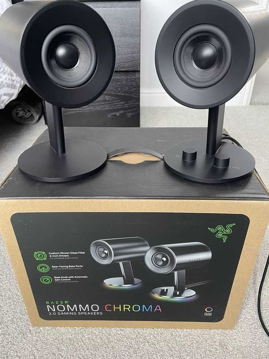 Colunas Gaming Razer Nommo Chroma