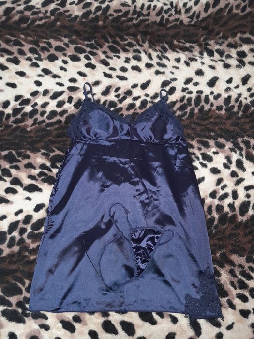 Атласний пеньюар