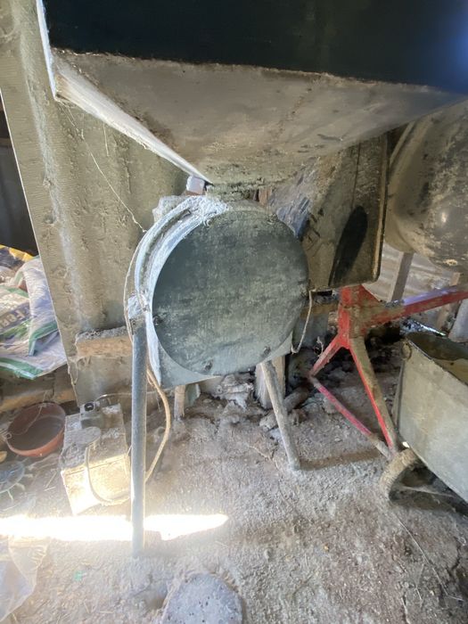 Млин . Зернодробілка