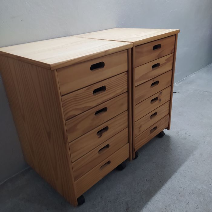 Dwie duże szafki drewniane, 6 szuflad, sosna