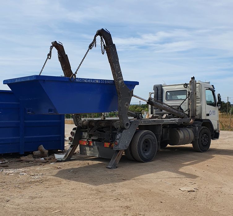 ENTULHO e RESÍDUOS de OBRAS recolhemos tudo em contentores e carrinhas