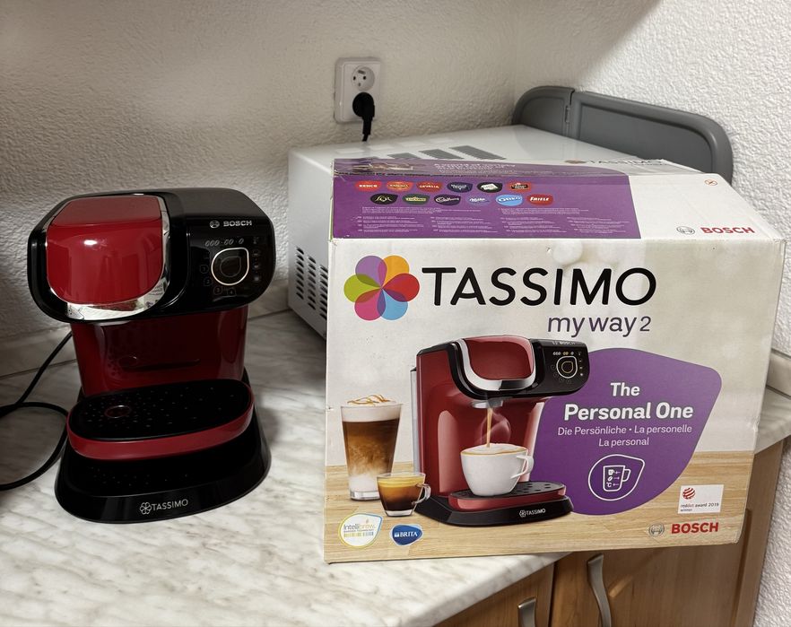 Кавомат BOSCH капсулами TASSIMO