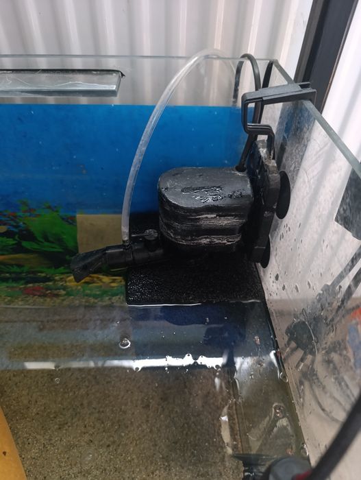 Stelaż metalowy plus 3 akwaria Aquael