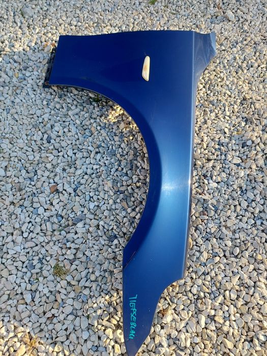 Blotnik prawy przód BMW E60 E61 Tieefseblau w kolor