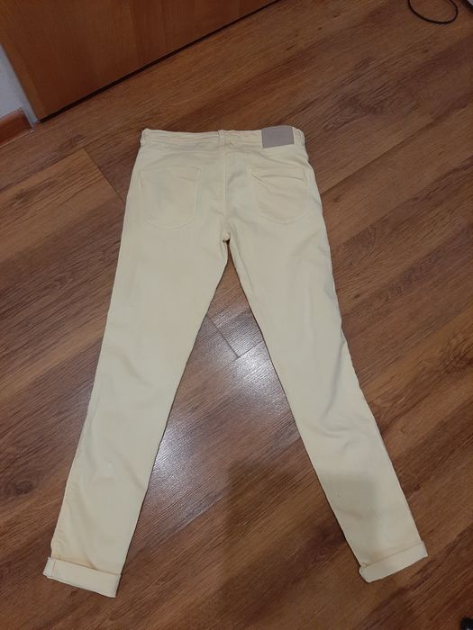 Spodnie kolor cytryna