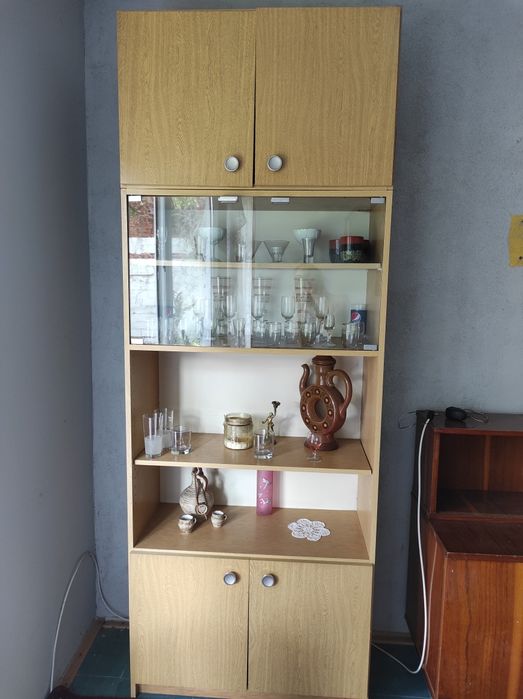 Oddam 2 szafki widoczne na zdjęciach