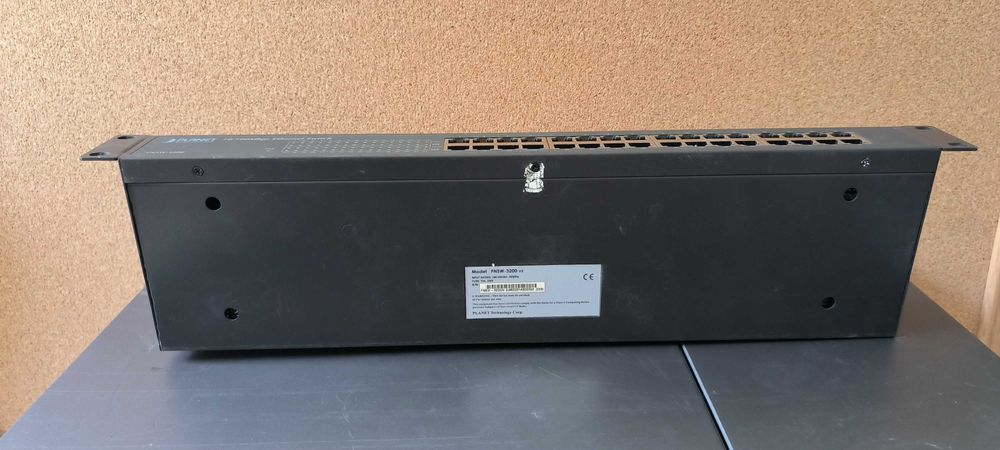 Б\у Коммутатор Planet FNSW-3200