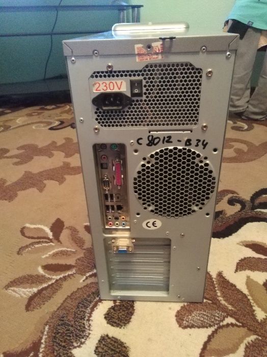 Системный блок Gigabyte+клавіатура+монітор+миша(комплект)