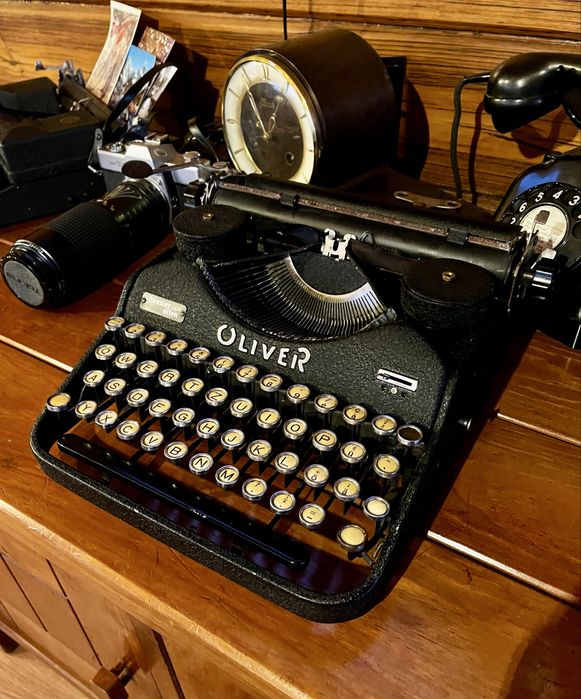 Antiga maquina de escrever Oliver