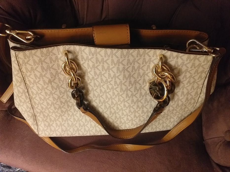 Carteira Michael Kors, com certificado autenticidade