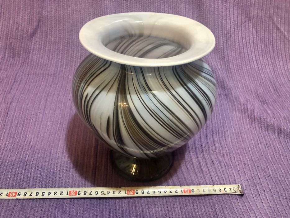 Ваза кольорове скло сучасна, дуже гарнв