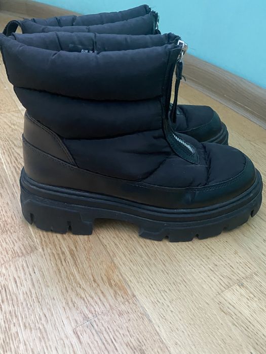 Взуття чоботи угі H&M