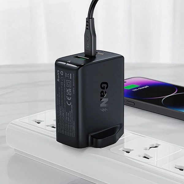 Acefast ładowarka GaN 65W 3 porty (1xUSB, 2xUSB C PD) wtyczka UK biała