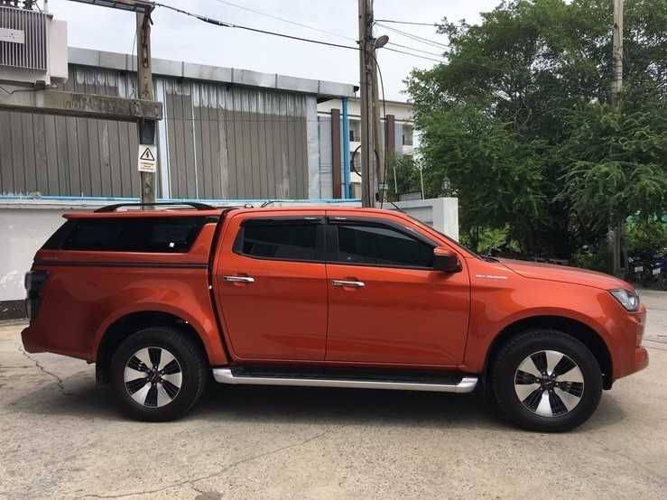 Zabudowa paki Hardtop Isuzu D-Max 2020+ Szyby uchylne