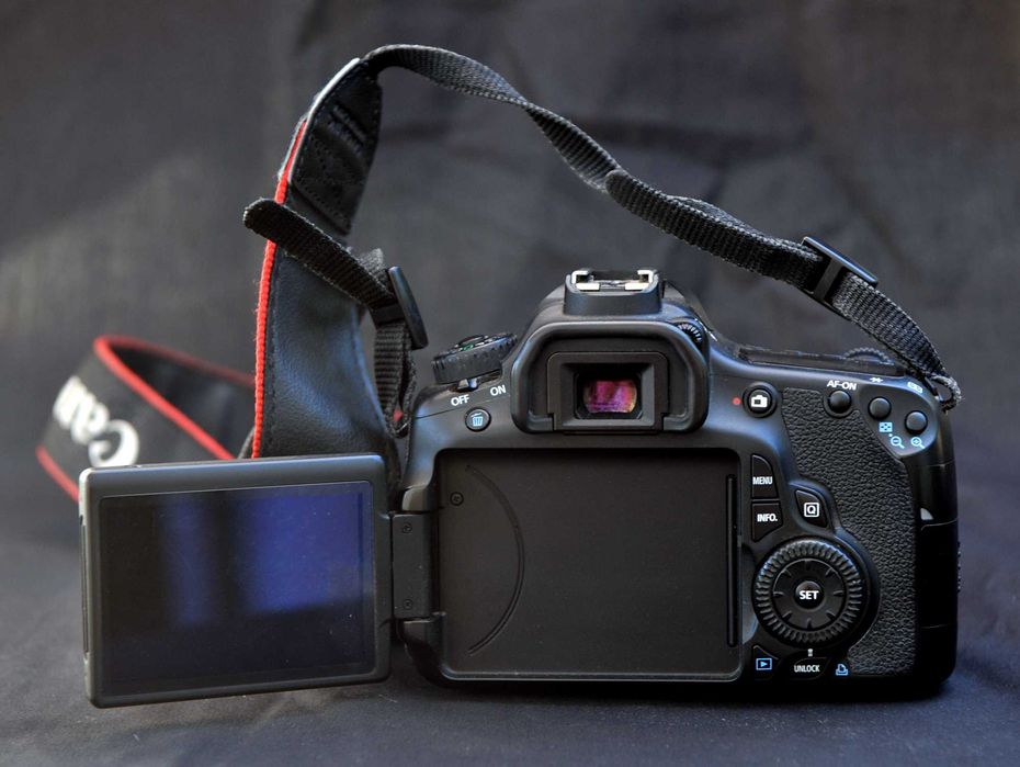 Máquina Fotográfica Canon EOS 60D + lente 18-55 com estabilizador