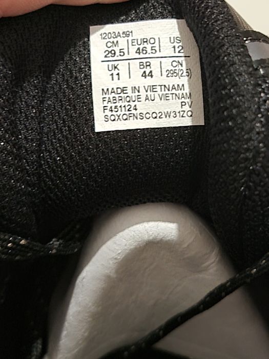 Оригінал 100% Кросівки Asics Gel-Kinetic Fluent   EURO 46.5