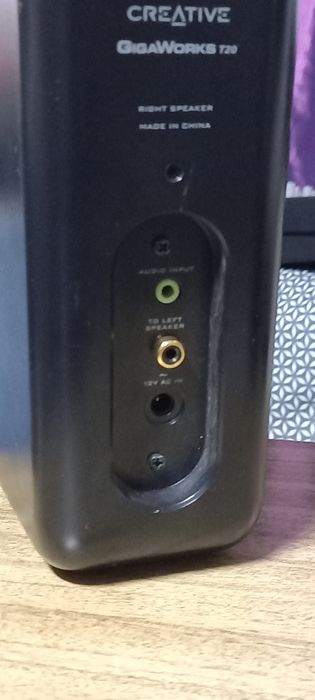 Colunas pc Creative t20