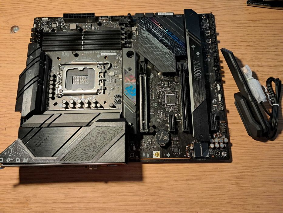 Motherboard Asus Rog Strix B760-F Gaming WiFi (Socket 1700)