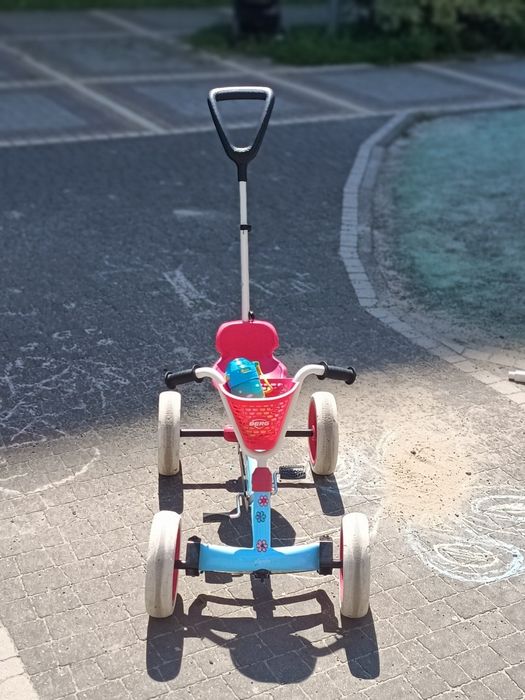 Веломобіль Berg Buzzy Bloom 2-in-1 з батьківською ручкою та гальмом