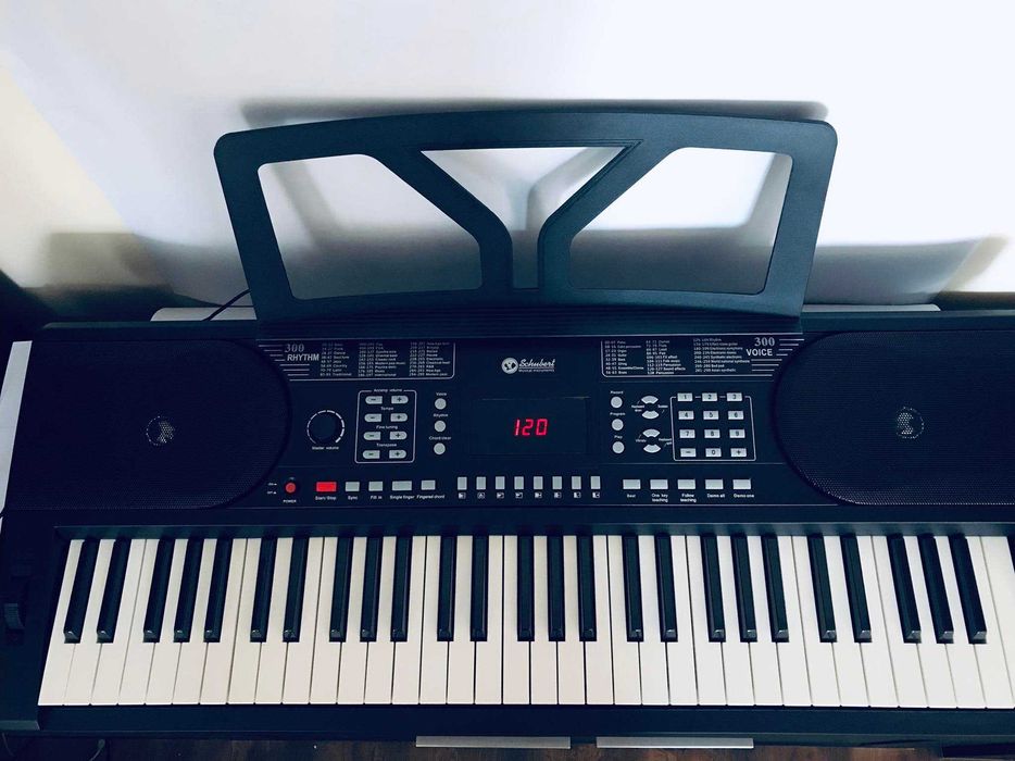 Schubert Etude 300 Keyboard