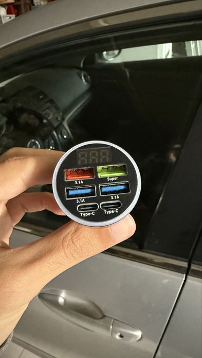 Carregador de telemovel para o carro