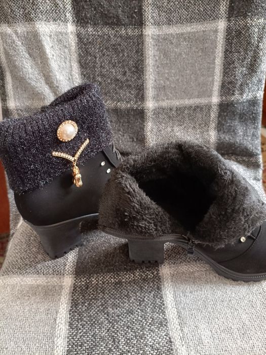 Зимові чоботи, нові