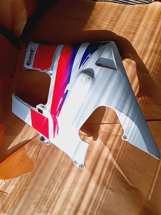 Vendo conjunto de carenagens á peça da Honda CBR 600 F2