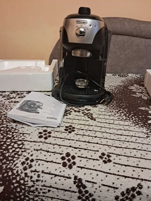 Ekspres fo kawy DeLonghi EC 221.B