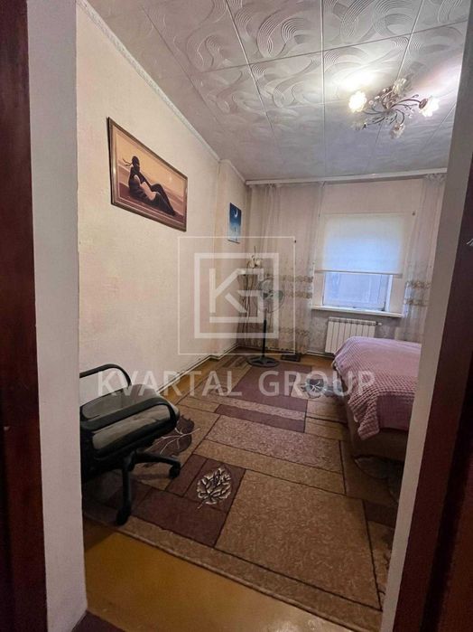 Продаж будинку з земельною ділянкою