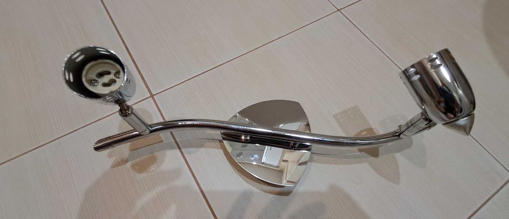 Lampa sufitowa na 2 reflektory