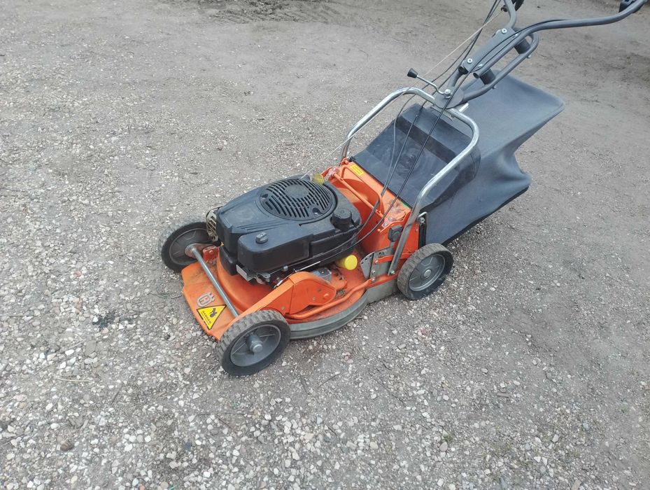 Kosiarka spalinowa HUSQVARNA VC 48 SE Silnik B&S 5 KM przedni napęd