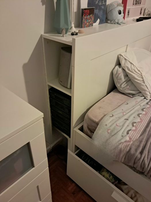 Cama de casal com cabeceira