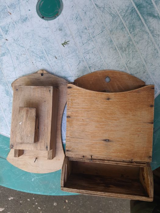 Винтажные контейнер для спичек+контейнер для щеток.