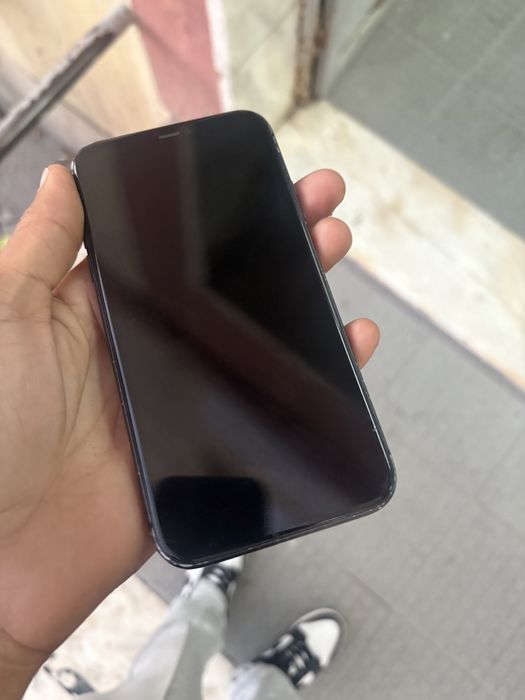 Iphone 11 64GB ..