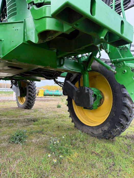 самохідний оприскувач John Deere 4730