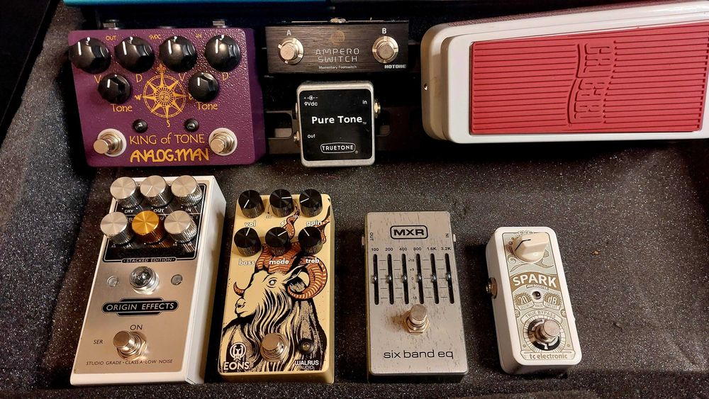 Pedais de guitarra elétrica (Strymon, Dunlop, Clones, MXR, Wampler, etc.)