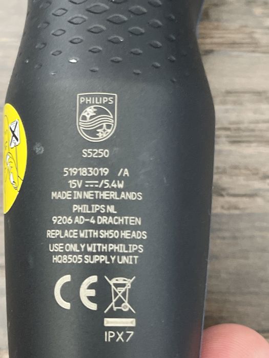 Продам электробритву филлипс