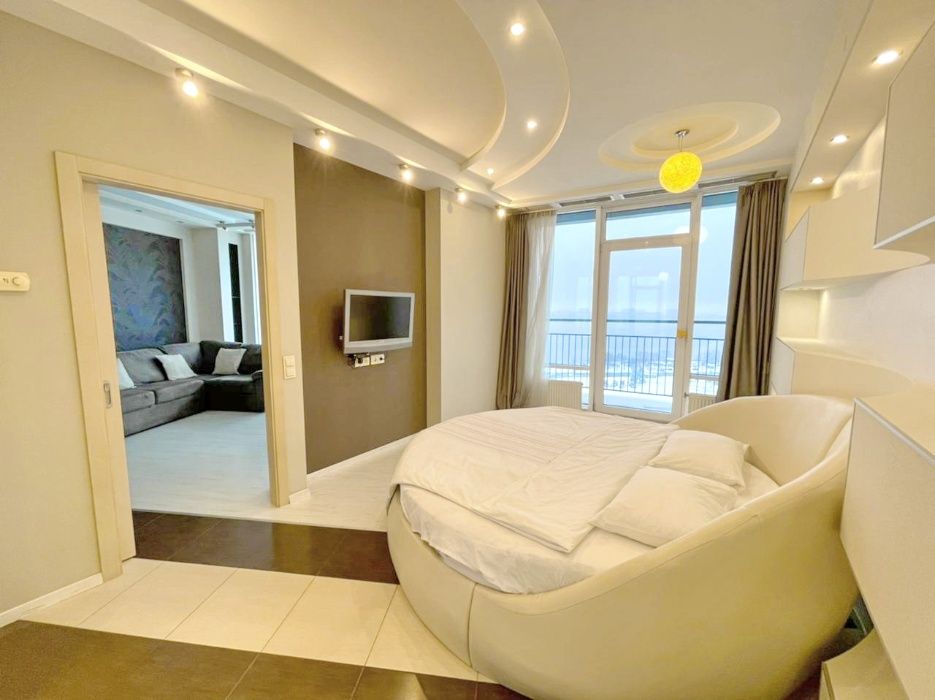 Премиум в Мост Сити, вид - река. Центр. Джакузи. 2к.  21 этаж. Балкон.