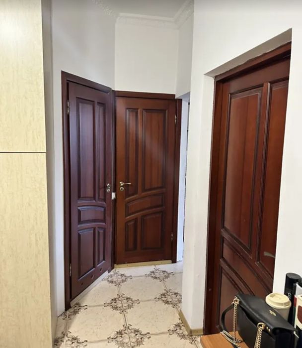 Продаж 3к квартири 72 кв. м на вул. Академіка Студинського