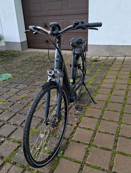 Rower elektryczny Cube Touring Hybrid 400 easy entry 50cm silnik Bosch