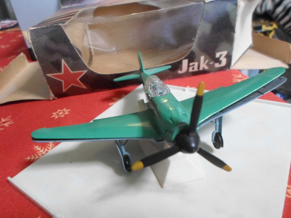 ЯК-3 - воздушный истребитель ВОВ, масштаб 1:72, металл, Сделано в СССР