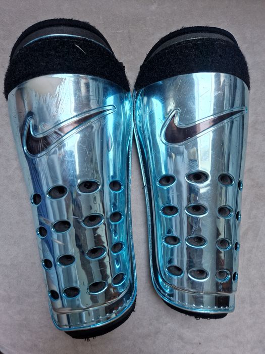 Ochraniacze piłkarskie Nike na 164cm