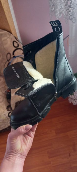 Продам зимні ботінки